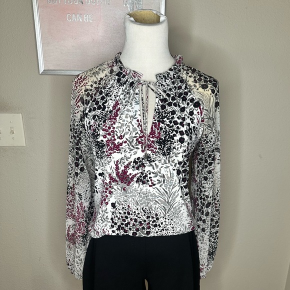 White House Black Market Tops - WHBM | Floral Blouse XXS